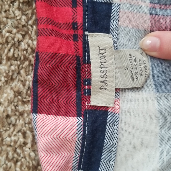 Small red and white flannel from Rue21 - Picture 3 of 3